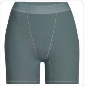 SKIMS Cotton Ribbed Boxer Short Medium
